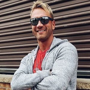 Meet your Posher, Derek